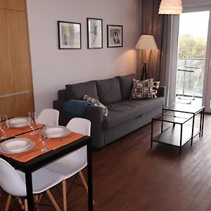 https://apartament-nadwarciaski.poznan-hotels.com